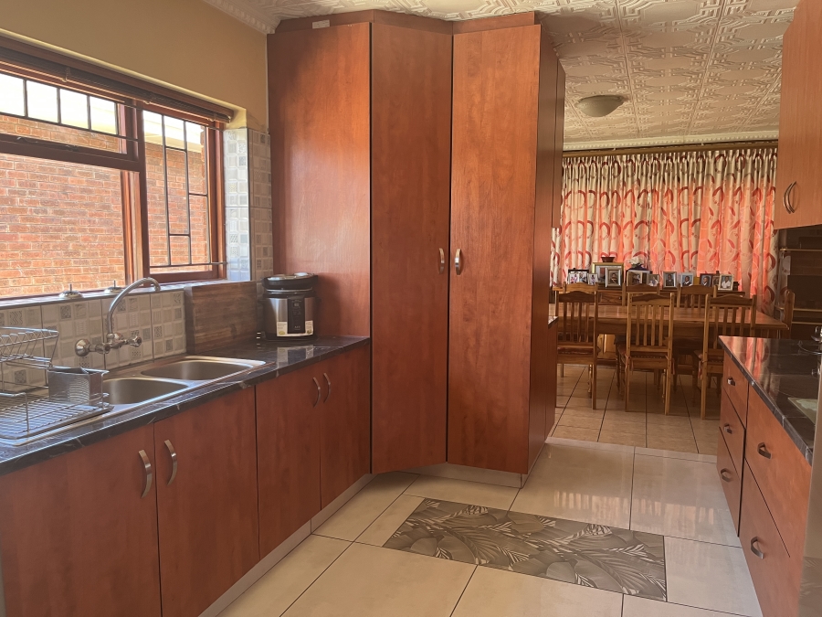 3 Bedroom Property for Sale in Heiderand Western Cape